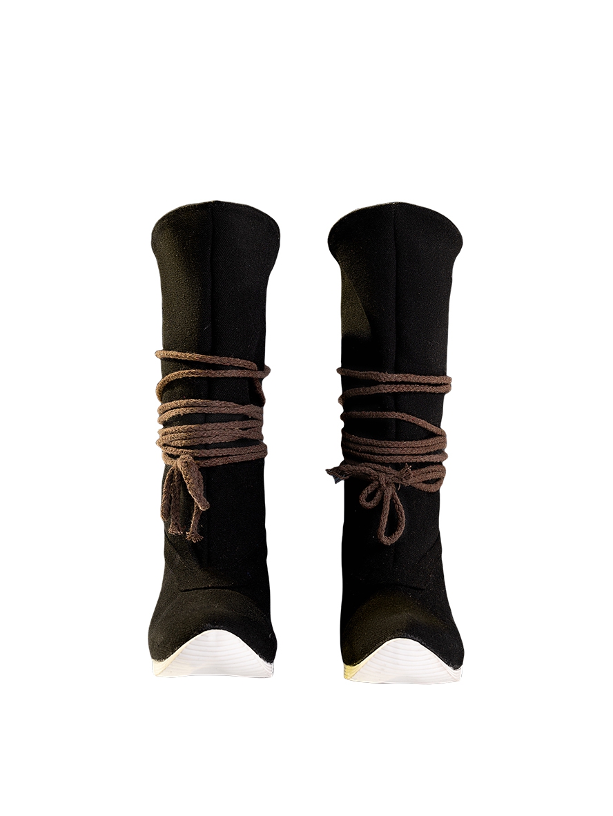 Where Winds Meet Cosplay Player Young Martial Master Initial Black Boots